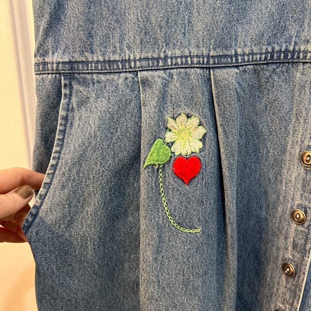 Vtg Denim Maxi Jumper Dress Sz L Embroidered Floral Heart Patch Cottage Heritage - Picture 4 of 11